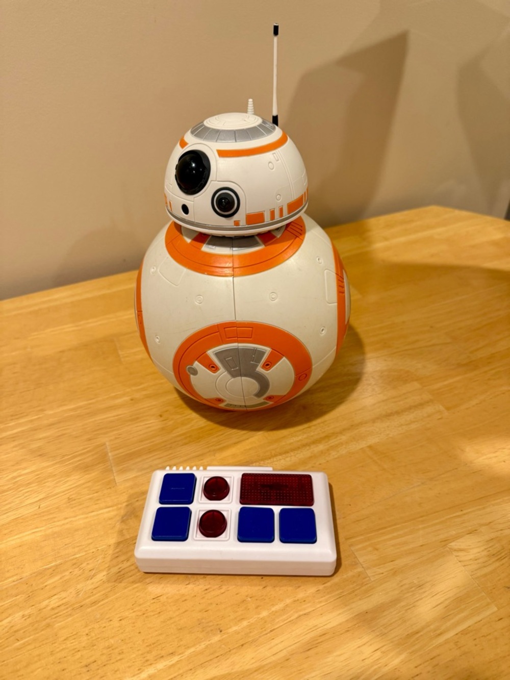 Custom Disney BB-8 Droid – Built at Disney Droid Depot Star Wars Galaxy’s Edge - Picture 2 of 14